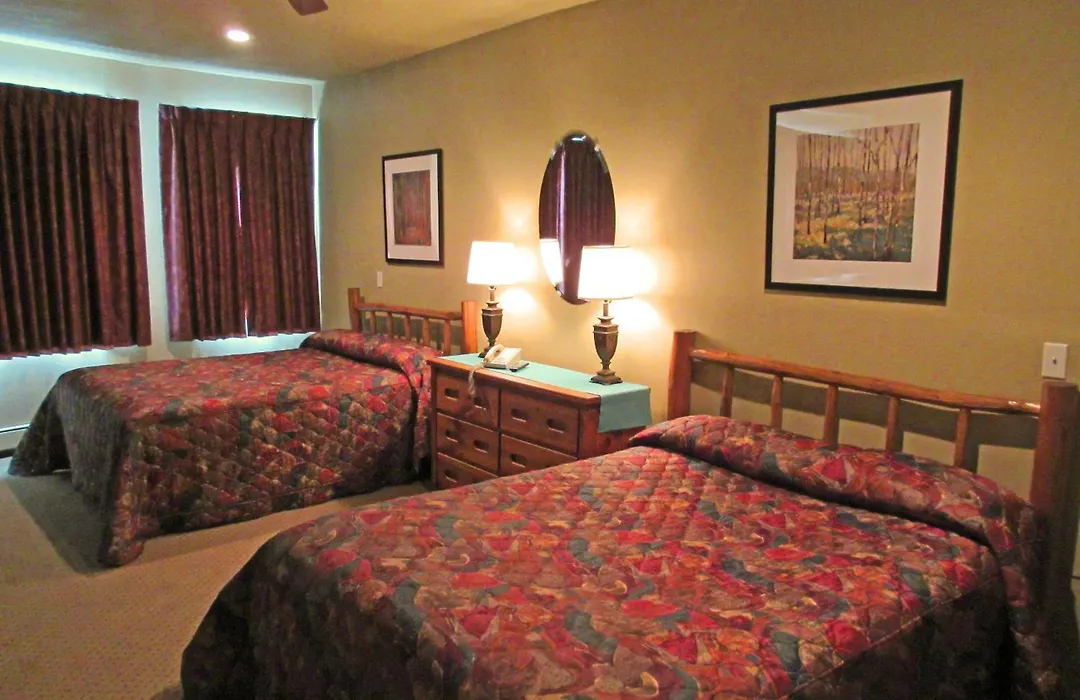 Soda Butte Lodge-1