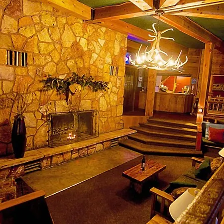 Soda Butte Lodge-3